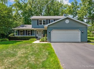 4111 S Country Club Rd, Crystal Lake, IL 60012