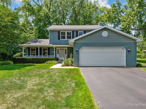 4111 S Country Club Rd, Crystal Lake, IL 60012