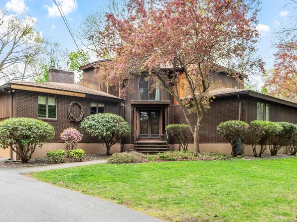 99 Beaver Rd, Reading, MA 01867