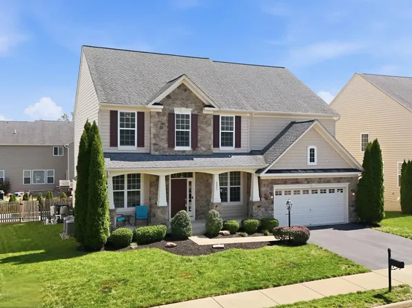 8970 Fenestra Pl, Gainesville, VA 20155
