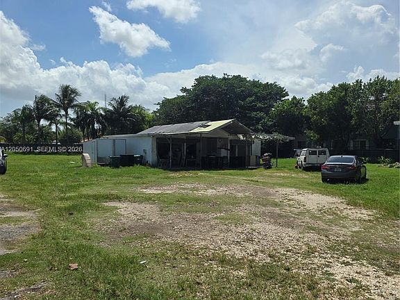 5th image of 18140 SW 108th Ave