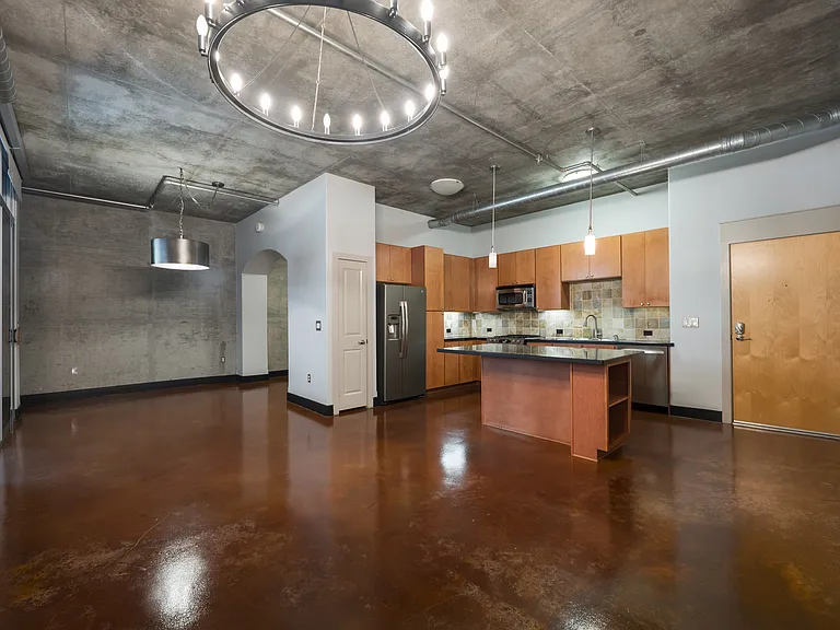 840 Green St #121 — Photo 10