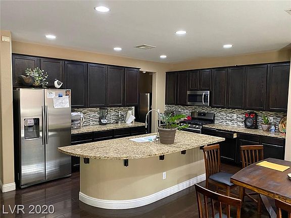 3rd image of 1828 Luna Vista Pl