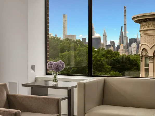 230 Central Park West image 3 of 26