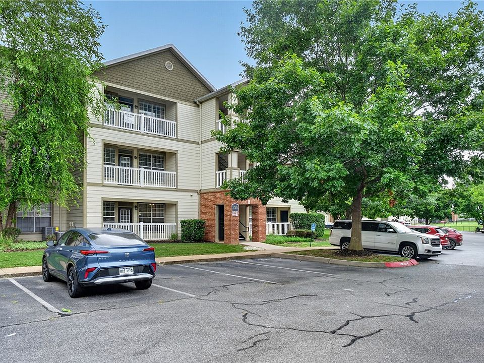 1st image of 4261 NE Meadow Creek Cir APT 305