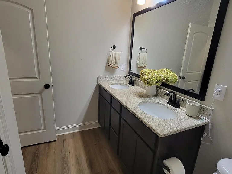 10165 Patrick Dr — Photo 29