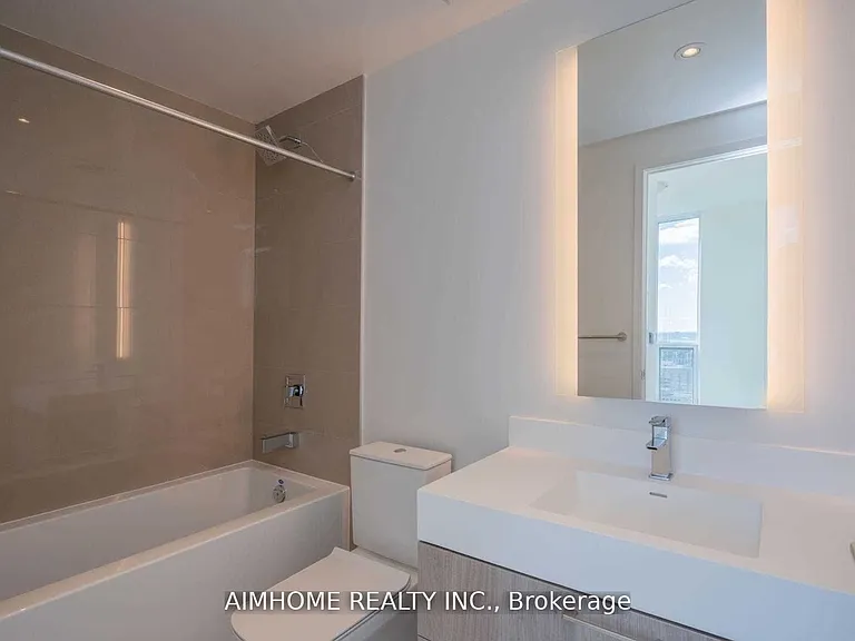 1 Yorkville Ave #1111 — Photo 5