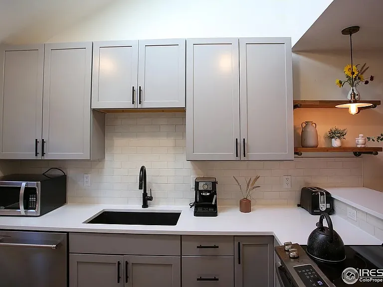 3101 Bell Dr — Photo 4
