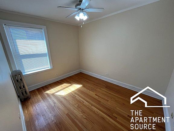 5th image of 2922.5 N Sacramento Ave #2W
