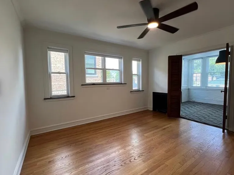 2618 W Rascher Ave #2 — Photo 8