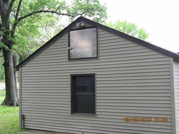 4th image of 787 E 520th Ave