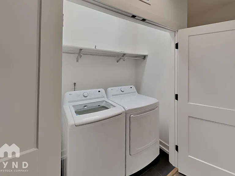 1027 Trembeth Dr — Photo 14