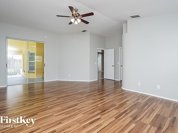 3rd image of 11215 Indian Oaks Dr