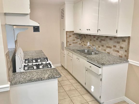 5th image of 7323 Comstock Ave APT 06
