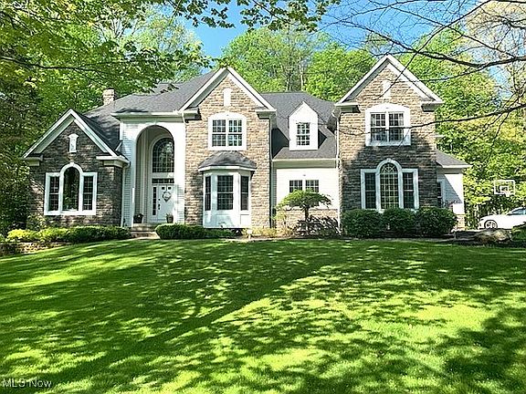 2nd image of 12430 Willshire Ln