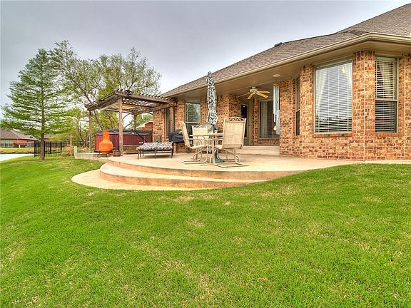 3rd image of 11204 Arbor Lake Dr