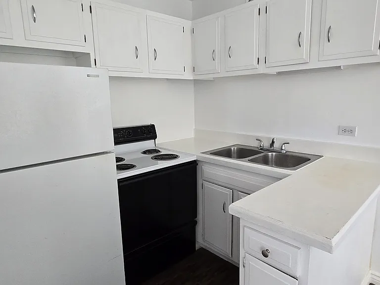 6171 N Sheridan Rd #1208 — Photo 1