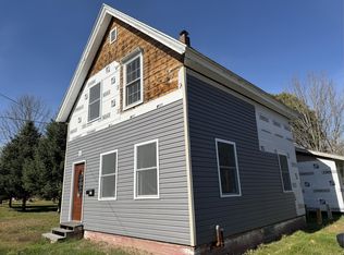 87 Spring St, Gardiner, ME 04345