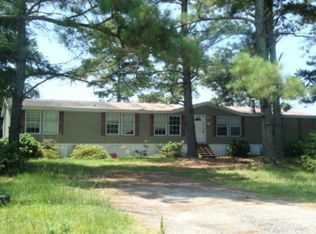 1072 Travis Ln, Manning, SC 29102
