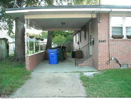 2nd image of 2440 Alder St #A