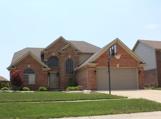 20864 Stalybridge Dr, Macomb, MI 48044