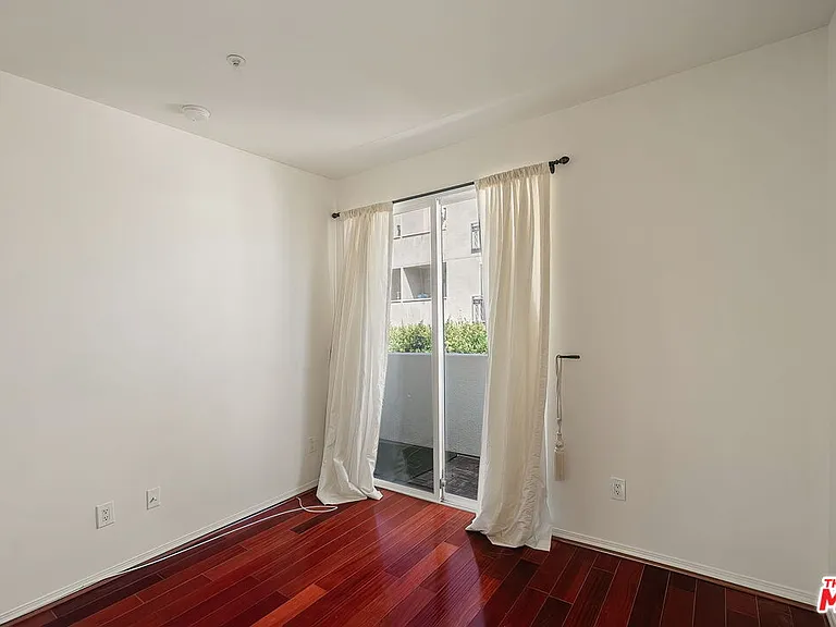 11737 Goshen Ave #302 — Photo 21