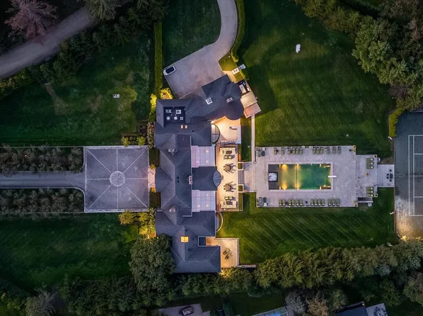 5035 Brookdale Rd, Bloomfield Hills, MI 48304
