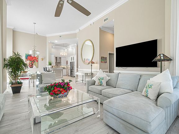 4th image of 701 S Olive Avenue #509