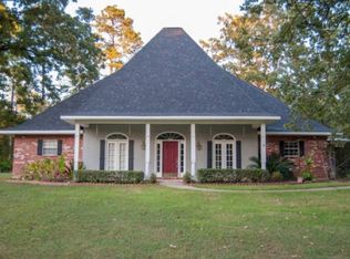 320 Kings Dr, Pineville, LA 71360