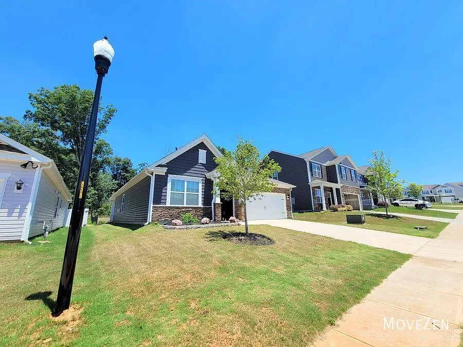 1131 Staghorn Ave Lyman, SC 29365 Large Partially Privacy Fenced Yard! — Photo 4