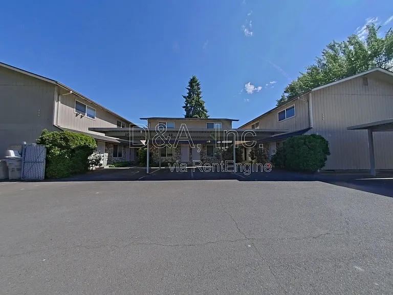 108 NE Conifer Blvd #3 — Photo 1