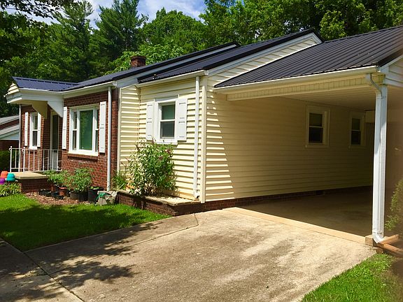 3rd image of 332 Nursery Ln