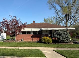 29855 Tamarack Ct, Flat Rock, MI 48134