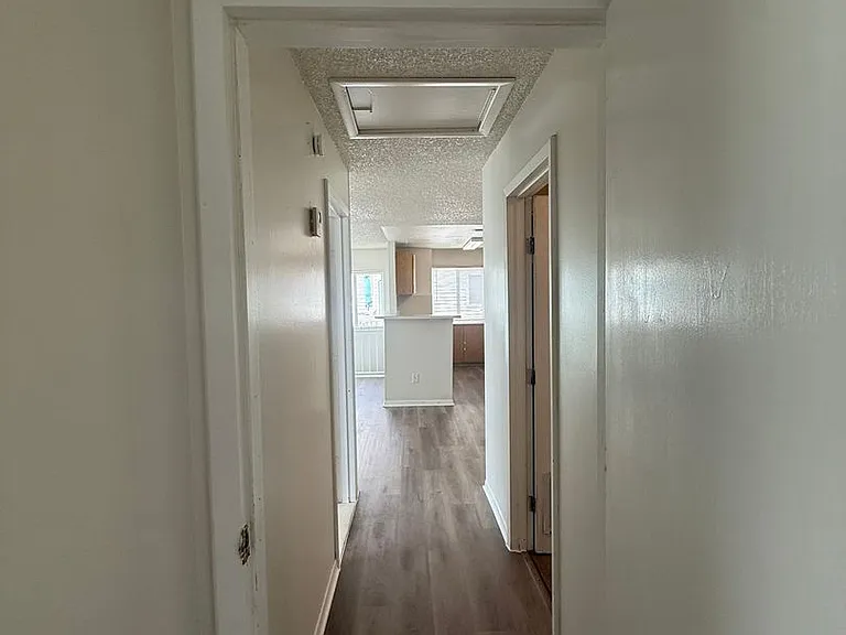 1101 Spring Meadow Dr — Photo 23