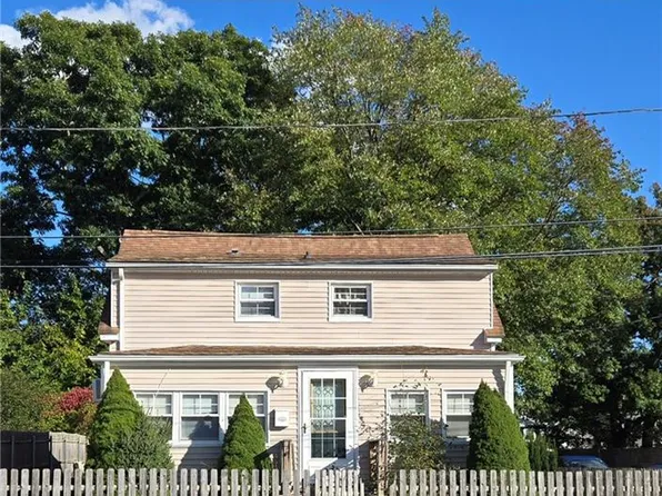 26 May Ave, Warwick, RI 02889