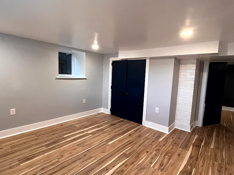 5737 Hobart St #1 — Photo 15