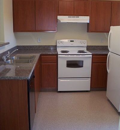 interior-kitchen w/granite