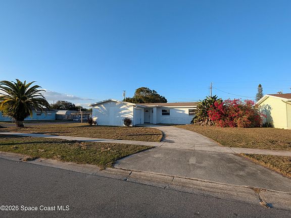 2nd image of 2368 Lakeview Dr