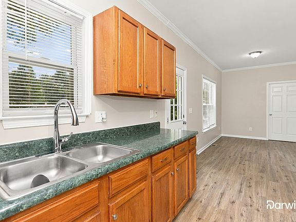 4th image of 841 Ridge Ave NW