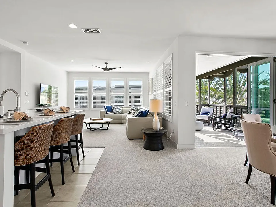 321 Doheny Way