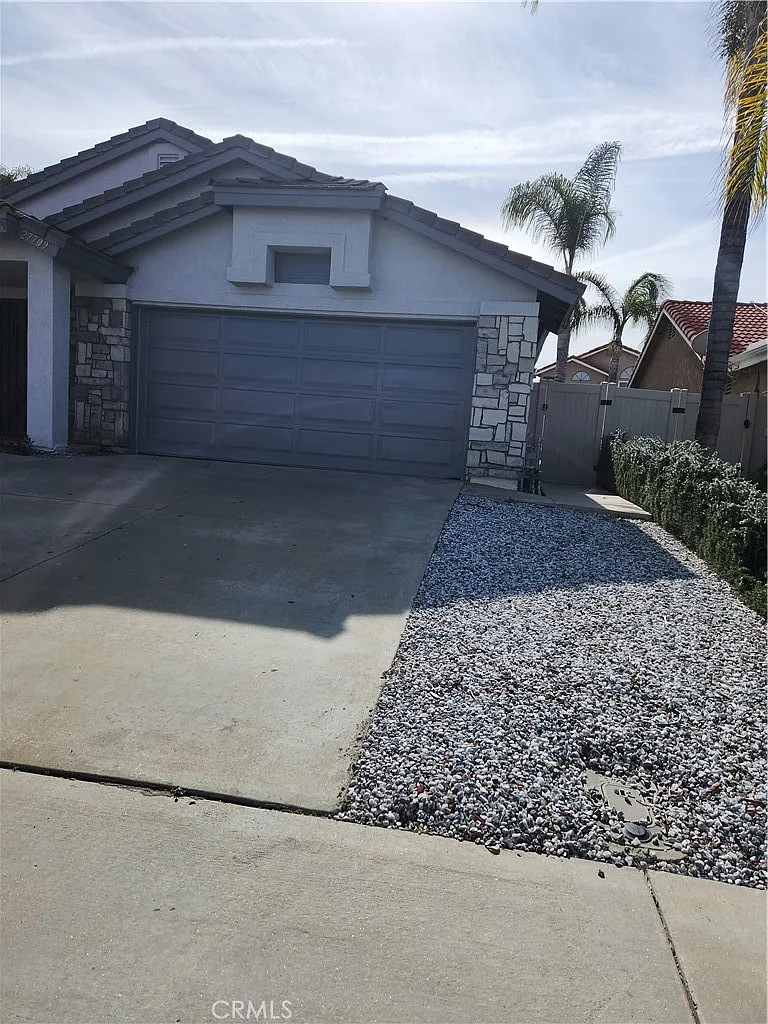 3 bed, 1317 sqft, $3,000 — Photo 2