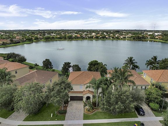 2nd image of 10626 Willow Oak Ct