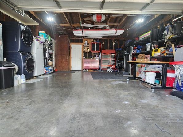 1723 Austin St, Portland, TX 78374