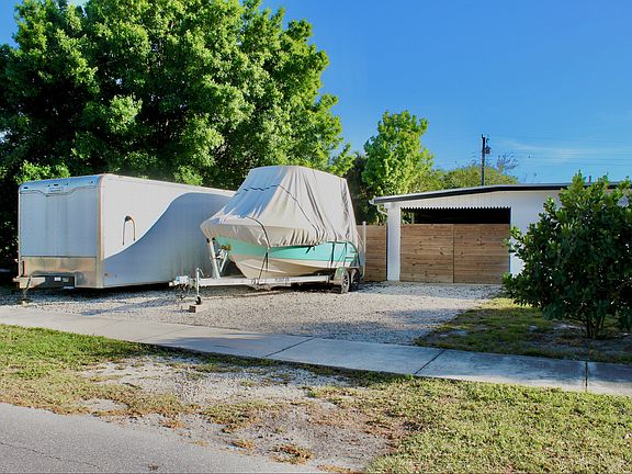 3rd image of 3405 SW Feroe Ave