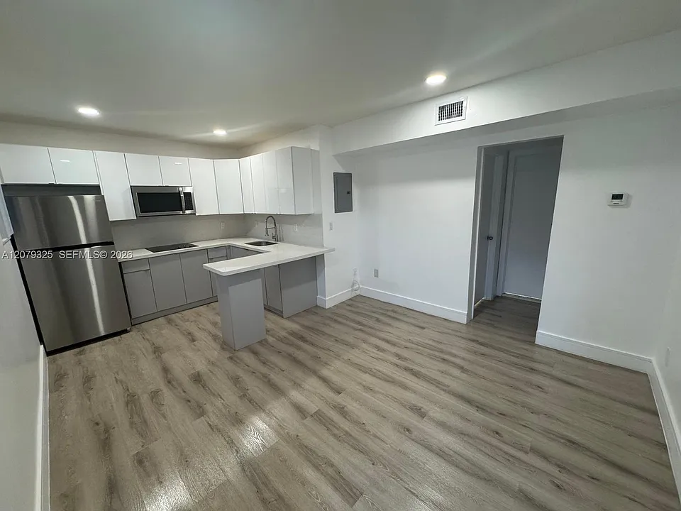 1943 NW 2nd Ct #3