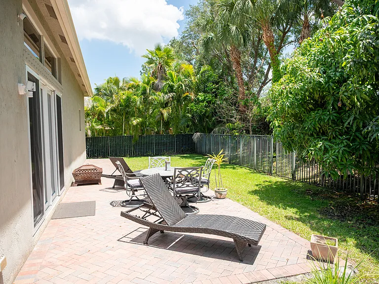 10122 Oak Meadow Ln — Photo 20