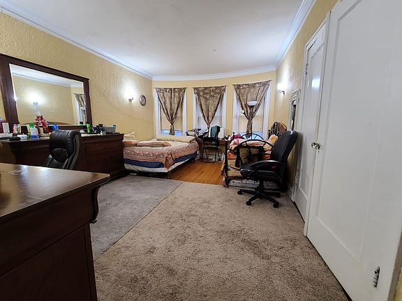 Bedroom1 Pic 2