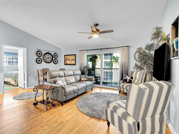 441 SE 10th Street #D206, Dania Beach, FL 33004