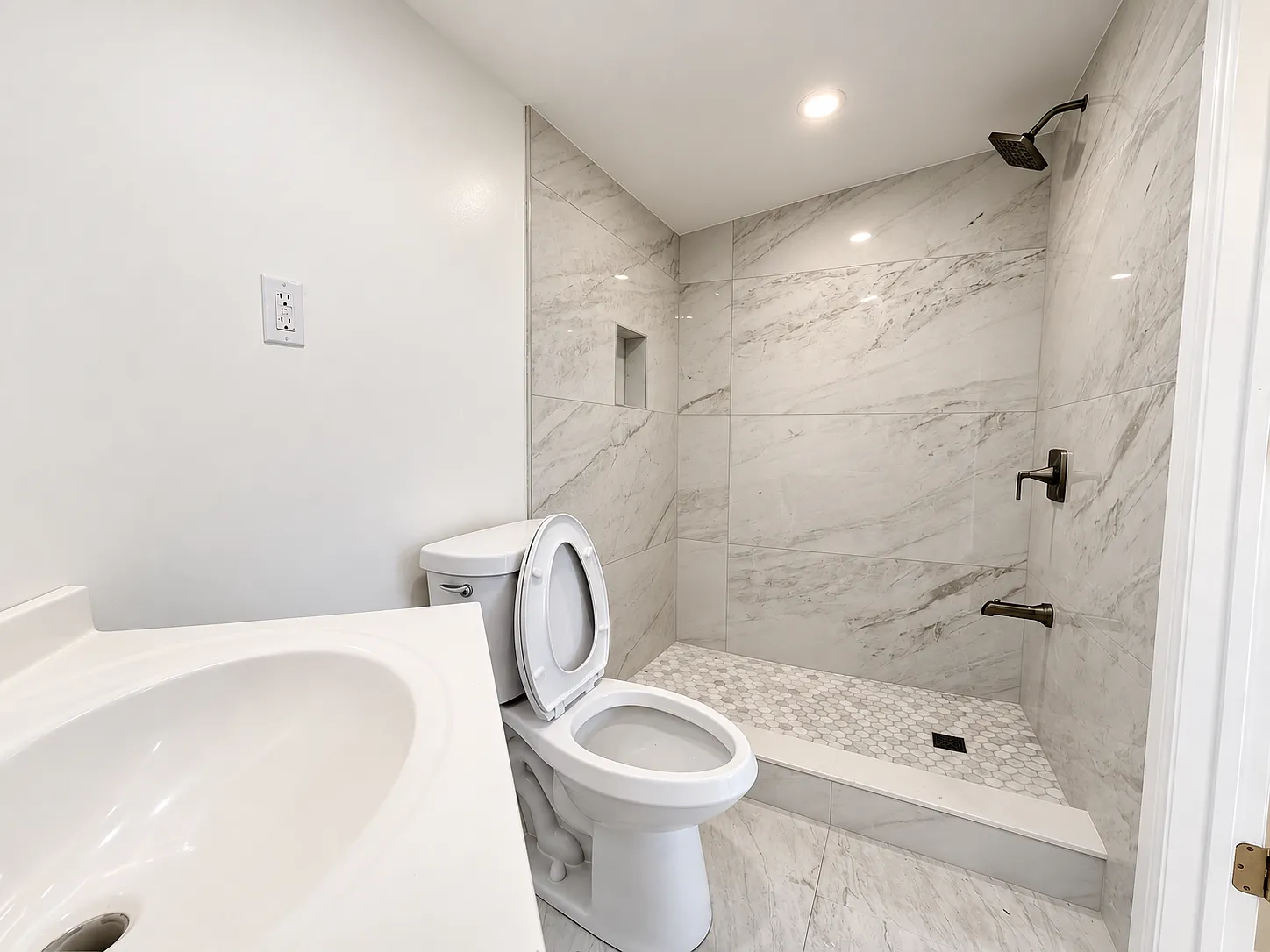1 bed, 500 sqft, $2,400 — Photo 4