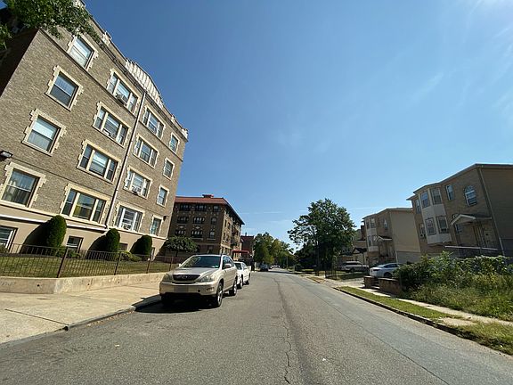 5th image of 93 Lenox Ave